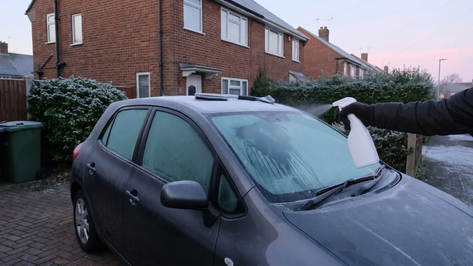 Ice scrapers and de-icers compared for UK households